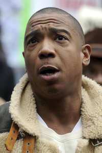 Protestaktion mit Ja Rule gegen die NYCHA in New York