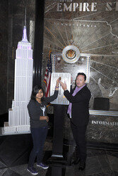 Jullian Lennon und die Lupus Foundation schalten lila Licht am Empire State Building an, New York