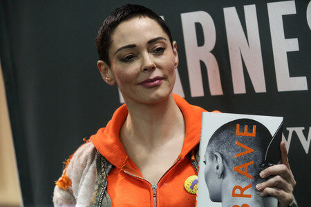 Buchsignierstunde mit Rose McGowan Book in New York