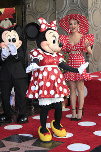 Minnie Mouse erhält einen Stern auf dem Hollywood Walk of Fame in Los Angeles