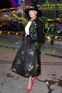 Almauftrieb in Käfers Wiesn-Schänke auf dem Oktoberfest 2018 in München
