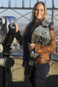 Holly Holm und Miesha Tate besuchen das Empire State Building