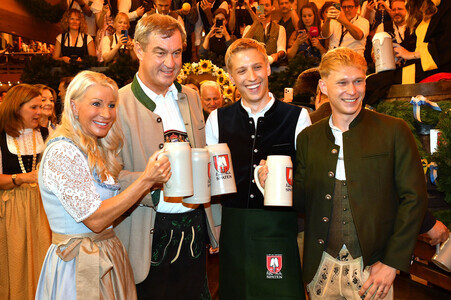 Wiesn Anstich im Schottenhamel Festzelt auf dem Oktoberfest 2026 in München