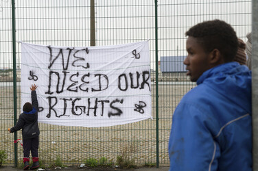 Flüchtlinge im Flüchtlingslager in Calais