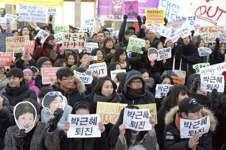 Demonstration gegen Park Geun-hye in Berlin