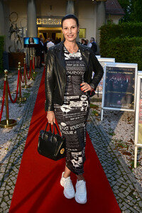 Theaterpremiere 'Der eingebildet Kranke' und 90. Geburtstag von Dieter Hallervorden in Berlin