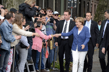 Angela Merkel besucht den Problemstadtteil Marxloh in Duisburg