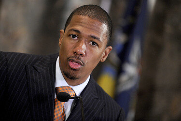 Nick Cannon erleuchtet das Empire State Building, New York