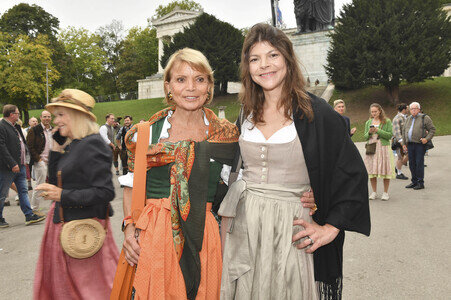 Regines Damenwiesn beim Oktoberfest 2025 in München