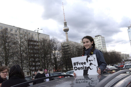 Demonstration für die Freilassung von Deniz Yücel in Berlin