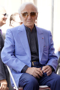 Charles Aznavour erhält einen Stern auf dem Hollywood Walk of Fame in Los Angeles