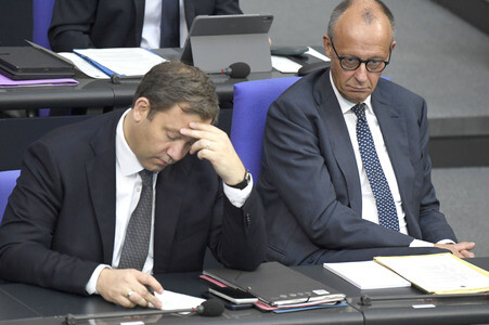 90. Sitzung des Deutschen Bundestages in Berlin