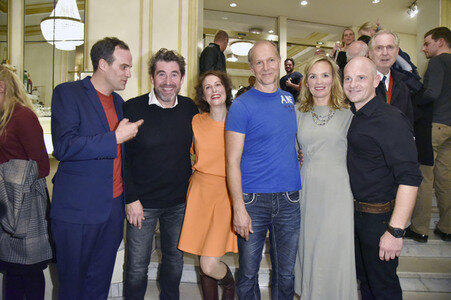 Theaterpremiere 'Und Gott sprach: Wir müssen reden!' in Berlin