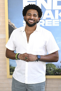 Filmpremiere 'The End of Oak Street' in Burbank