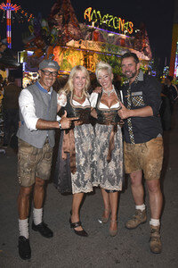 Trachtenwahnsinn auf dem Oktoberfest in München