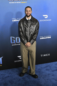 Filmpremiere 'G.O.A.T. - Bock auf große Sprünge' in Los Angeles