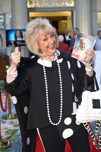 Theaterpremiere 'Der eingebildet Kranke' und 90. Geburtstag von Dieter Hallervorden in Berlin