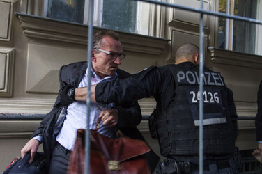 Farbbeutel Attacke auf Klaus Rösler, Berlin