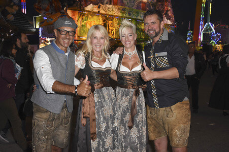 Trachtenwahnsinn auf dem Oktoberfest in München