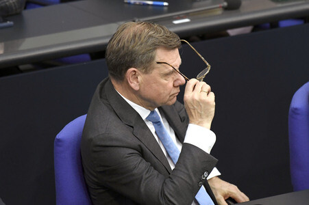 64. Sitzung des Deutschen Bundestages in Berlin