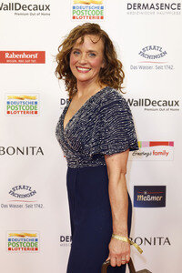 Goldene Bild der Frau 2025 in Hamburg