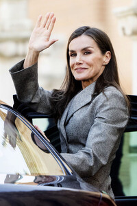 Königin Letizia von besucht die Universität Alcalá in Alcalá de Henares