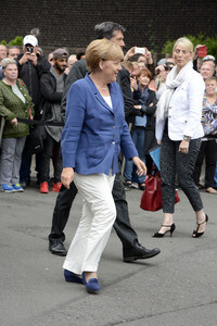 Angela Merkel besucht den Problemstadtteil Marxloh in Duisburg