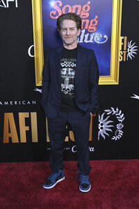 Closing Ceremony und Filmpremiere 'Song Sung Blue', AFI Fest 2025 in Los Angeles