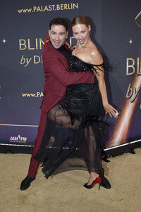 Weltpremiere der 'Blinded by Delight' Grand Show 2025 in Berlin