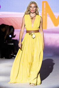 Lola Casademunt by Maite Fashion Show auf der Mercedes-Benz Fashion Week Madrid