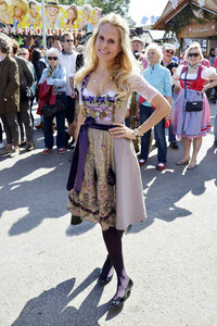 Damen-Wiesn 2015 von Unternehmerin Regine Sixt auf dem Oktoberfest in München