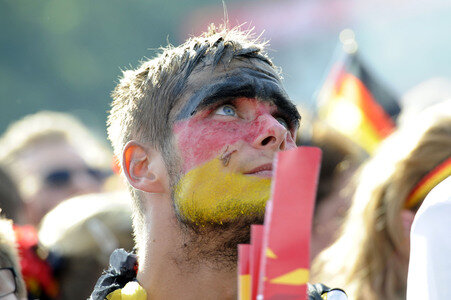 Fanmeile beim UEFA-Fußball-Europameisterschaft 2016 Spiel Deutschland gegen Nordirland in Berlin
