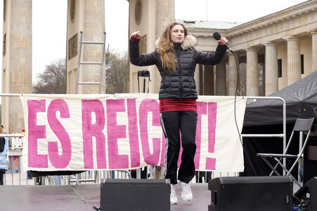 Kundgebung 'Es reicht! Sexualisierte Gewalt stoppen' in Berlin