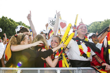 WM-Fanmeile beim Spiel Deutschland gegen Portugal, Berlin