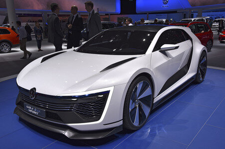 Zweiter Pressetag auf der IAA 2015 in Frankfurt