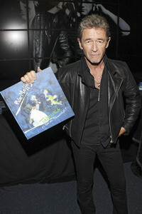 Peter Maffay Autogrammstunde in Hamburg