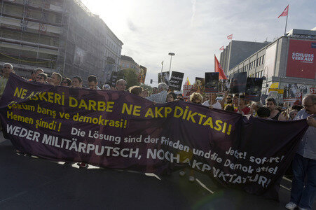 Protest gegen das Vorgehen der türkischen Regierung nach dem gescheiterten Militärputsch