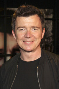 Autogrammstunde mit Rick Astley