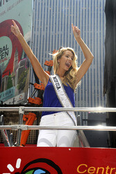 Olivia Jordan auf Sightseeing Tour durch New York