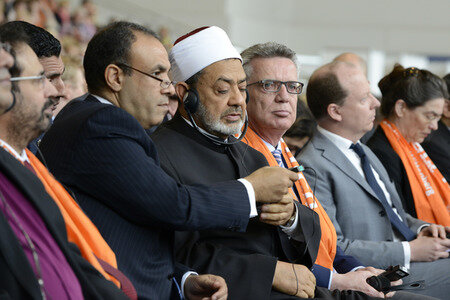 De Maizière und al-Tayyeb auf dem 36. Deutschen Evangelischen Kirchentag in Berlin