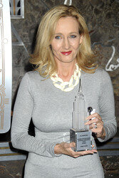J.K. Rowling beleuchtet das Empire State Building, New York