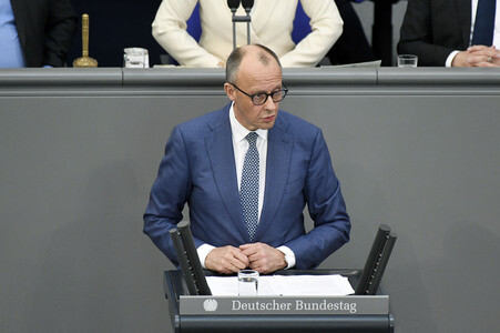 64. Sitzung des Deutschen Bundestages in Berlin