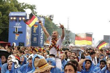 WM-Fanmeile beim Spiel Deutschland gegen USA, Berlin