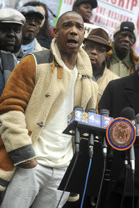 Protestaktion mit Ja Rule gegen die NYCHA in New York