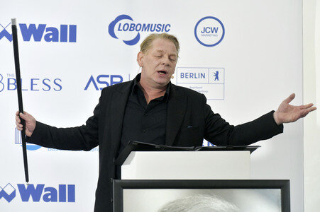 Offizielle Einweihung des Harald-Juhnke-Platzes in Berlin