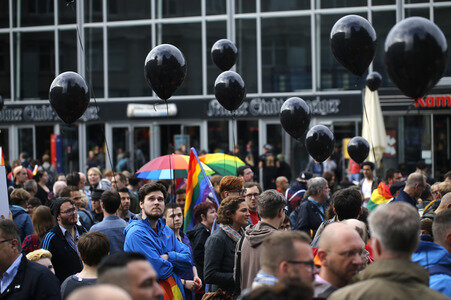 Mahnwache für die Opfer des Terror-Anschlags von Orlando in Köln