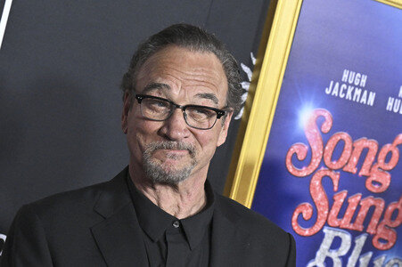 Closing Ceremony und Filmpremiere 'Song Sung Blue', AFI Fest 2025 in Los Angeles