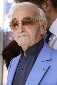 Charles Aznavour erhält einen Stern auf dem Hollywood Walk of Fame in Los Angeles