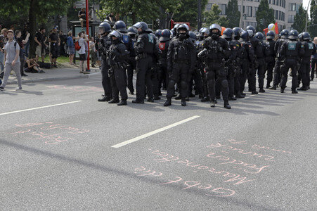 '#BlockG20 – colour the red zone!' Demonstration in Hamburg