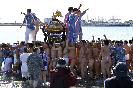 Reinigungszeremonie in Fujisawa